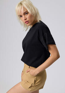 T-SHIRT DONNA COMODA MANICHE A RETE LAMINATE 