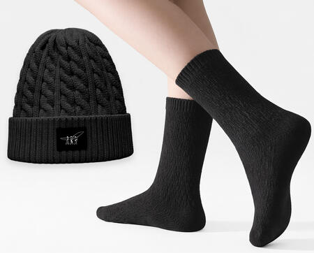 confezione-regalo-cappello-caldo--calzino-corto-donna