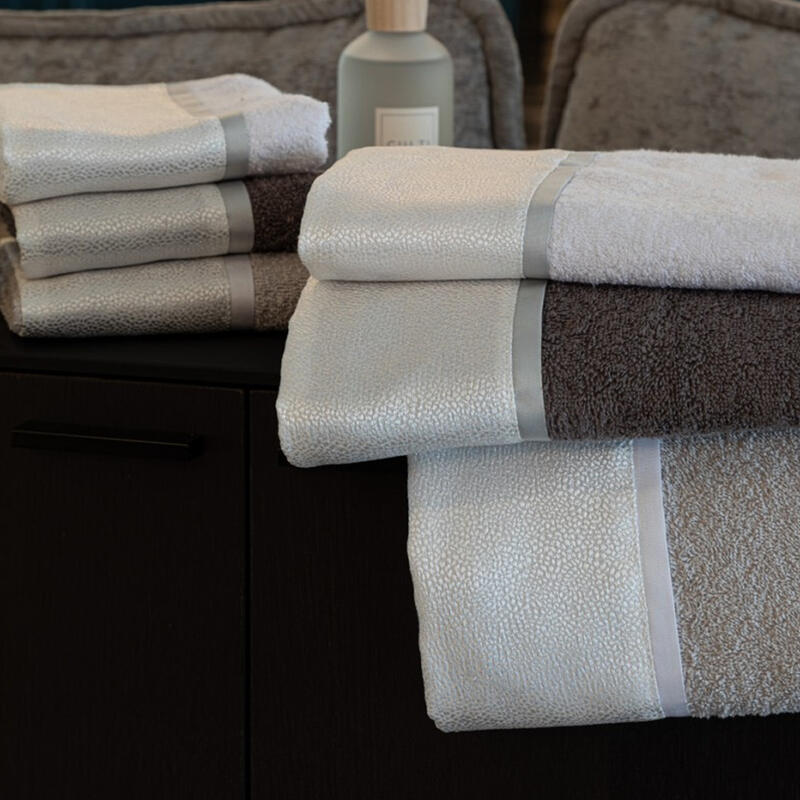 SET ASCIUGAMANI 3+3 IN SCATOLA SPUGNA 450 GRAMMI MQ BuyBuy24 Abbilgiamento e Biancheria